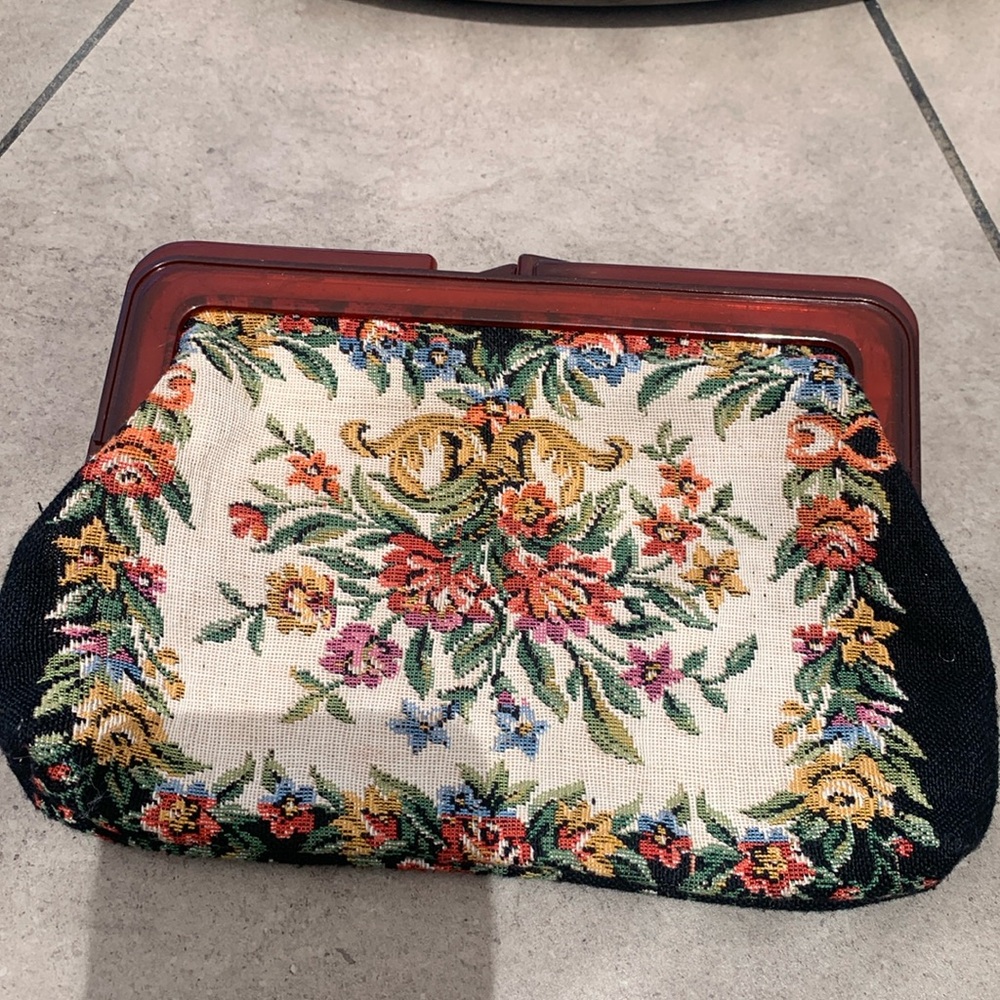 Vintage Tapestry Purse Clutch ~ Lucite Tortoise Color Frame Multicolored